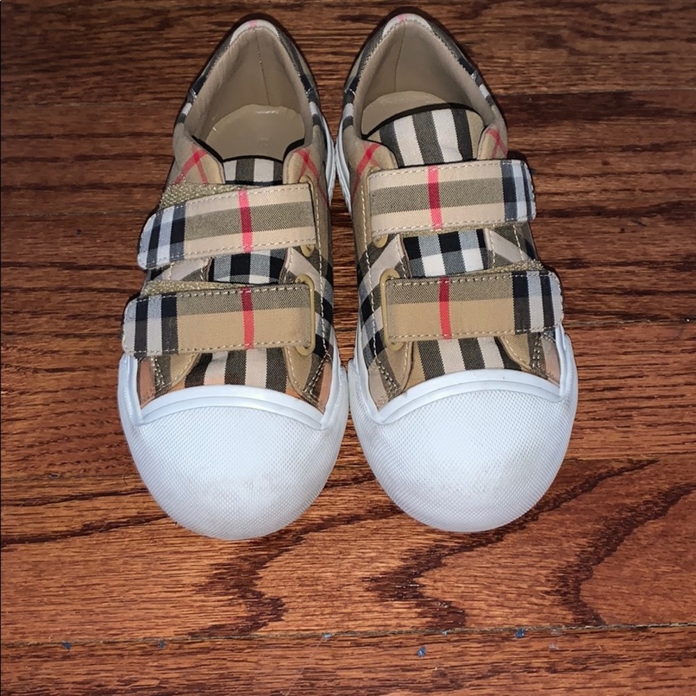 Burberry toddler shoes size 27